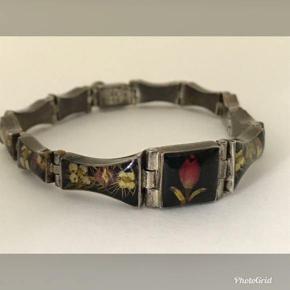 vintage Jewelry - Vintage dried flowers & Resin Silver bracelet